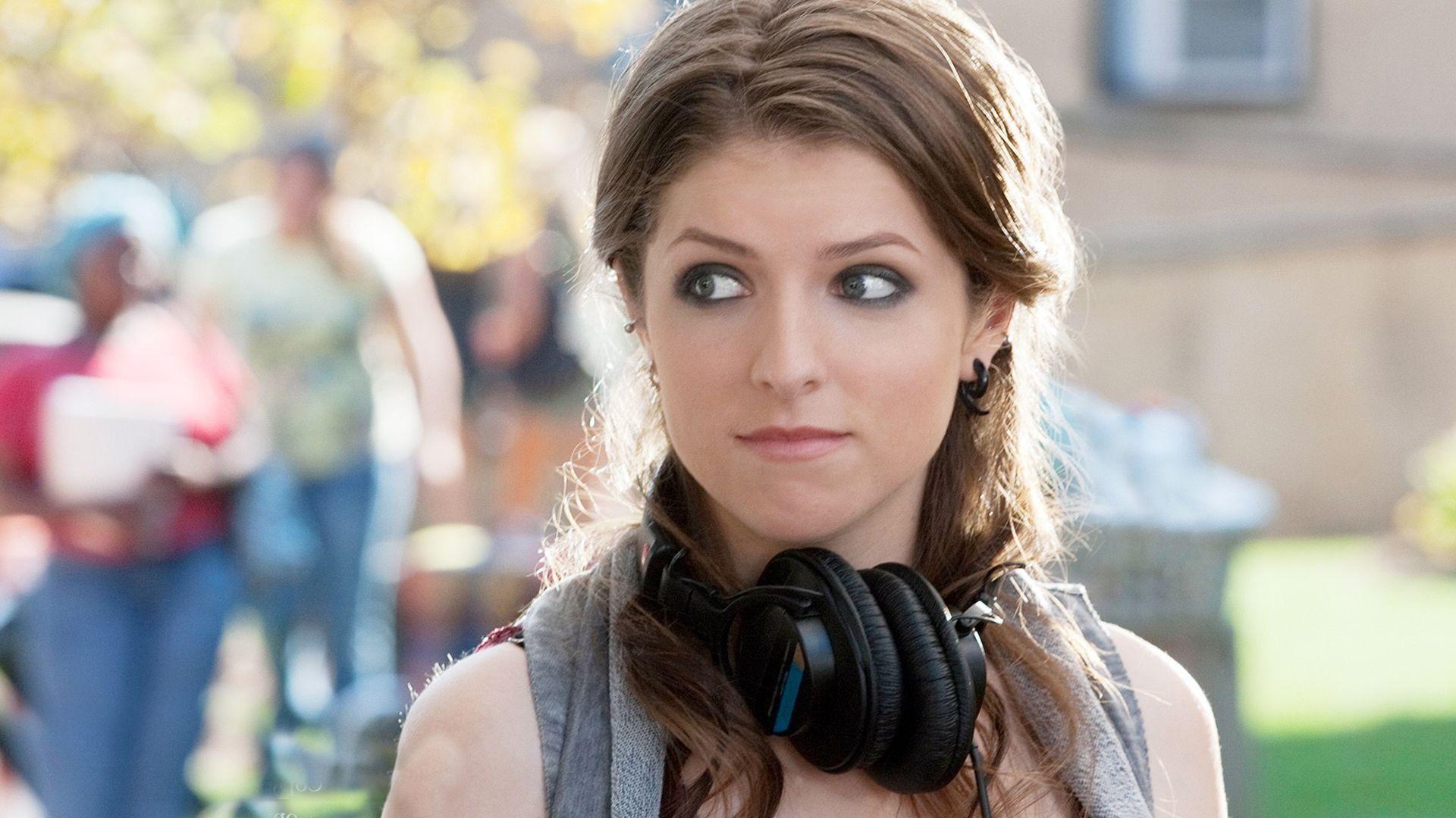 Anna Kendrick HD Desktop Wallpapers