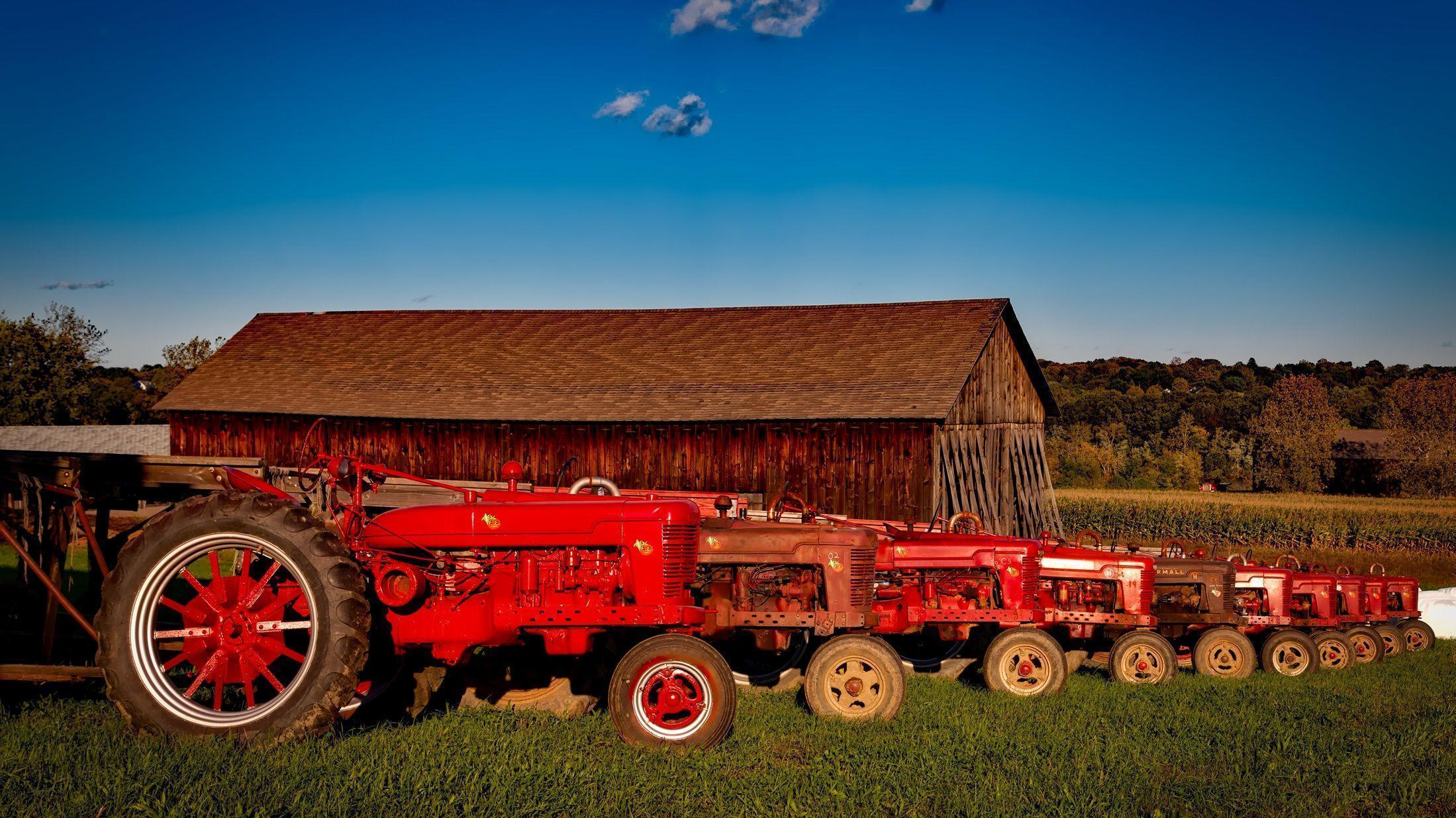 12 Tractors HD Wallpapers