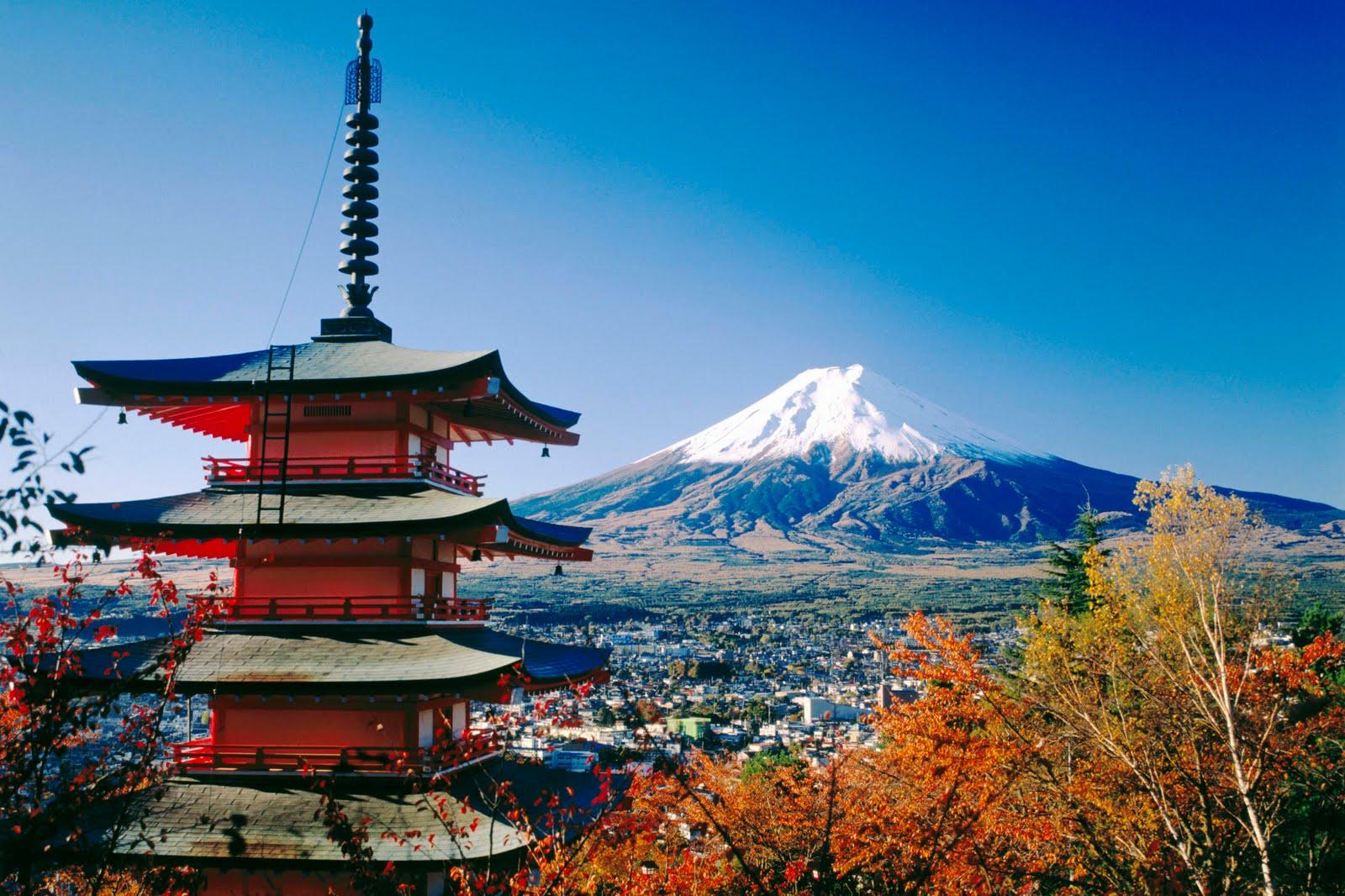 Great Wallpapers Everyday: Japan Fujiyoshida and Mount Fuji Wallpapers