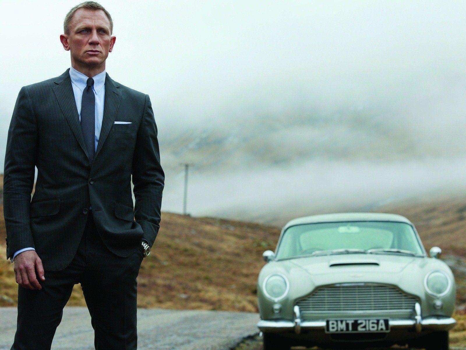 Daniel Craig Wallpapers Free Download HD Hollywood Celebrities Image