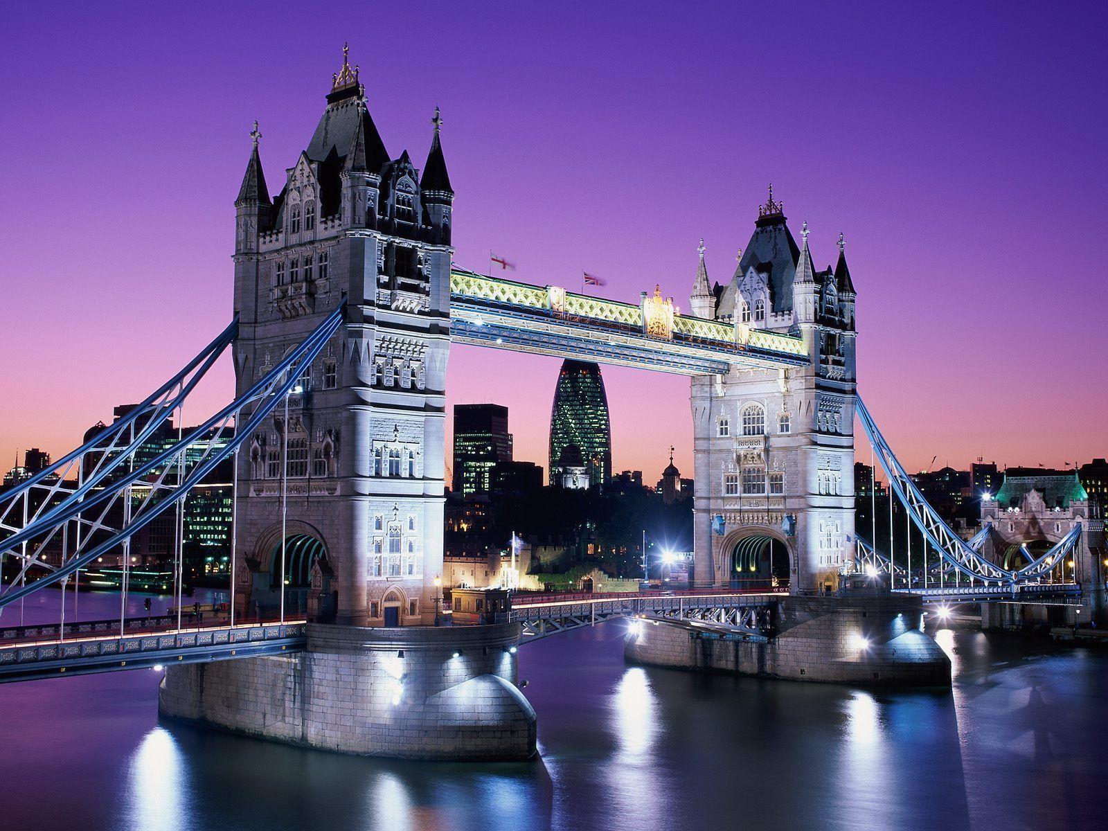 Tower Bridge at Night Wallpapers