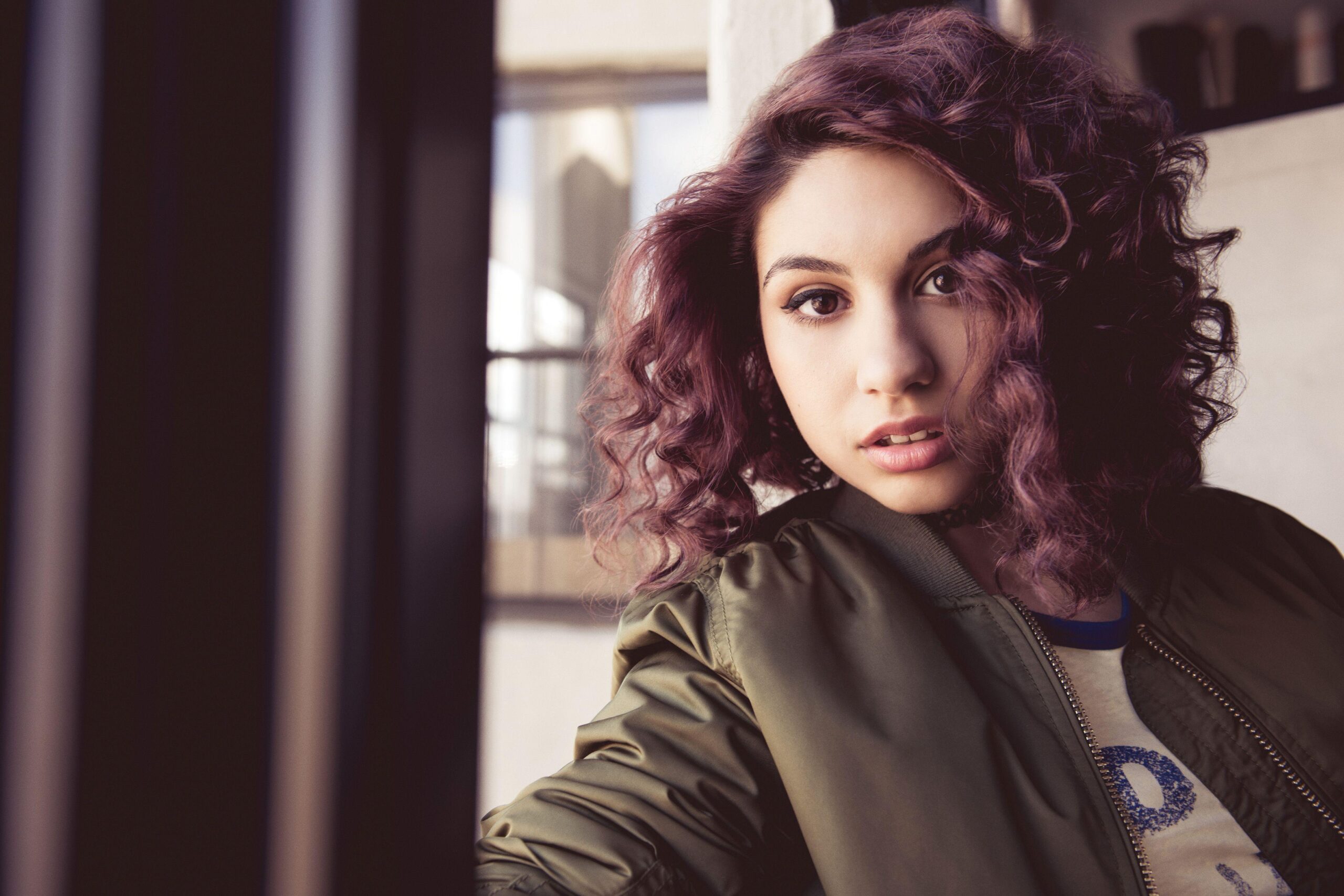 5 Alessia Cara HD Wallpapers