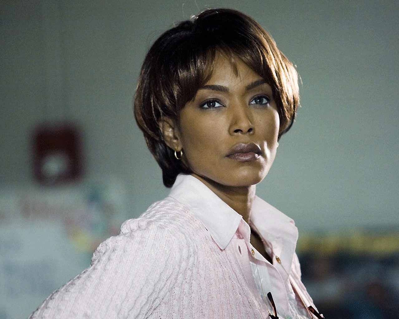 HQ Wallpapers: Angela Bassett Pictures