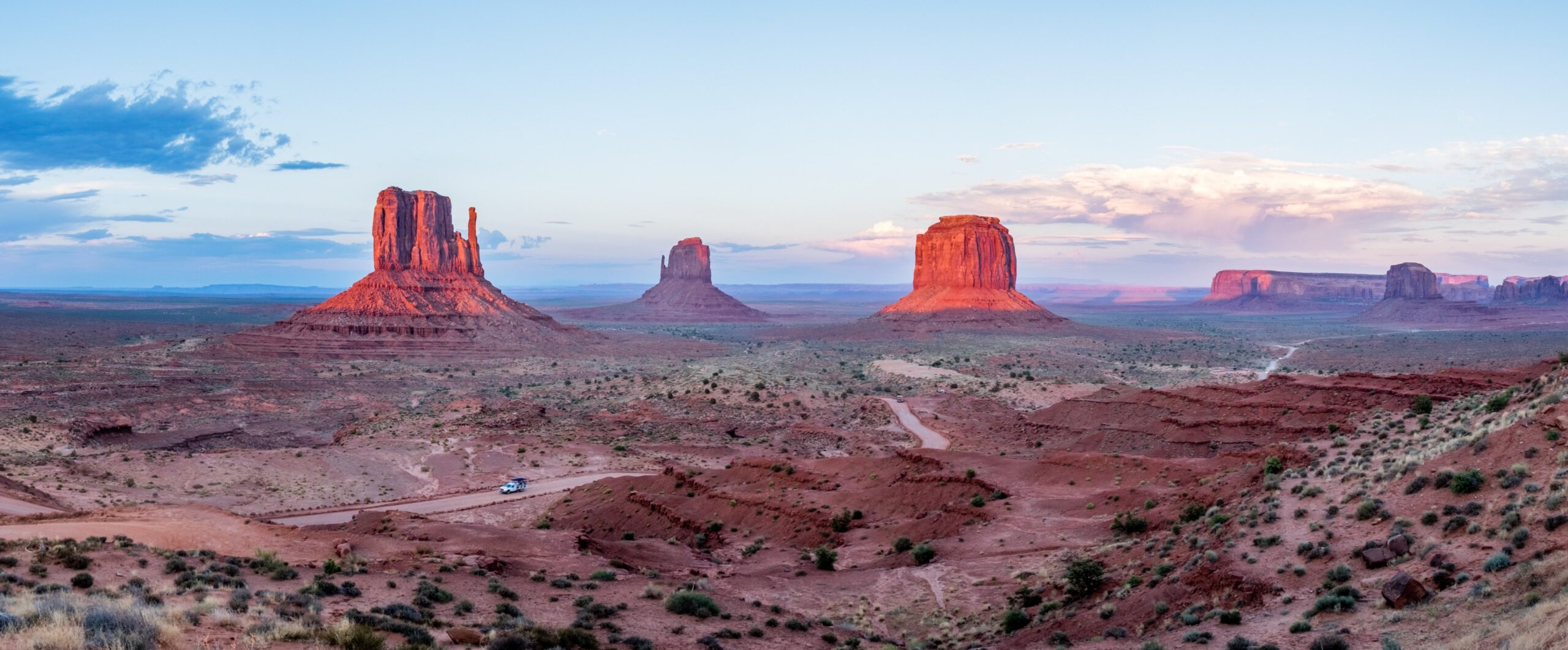 sunsets in the monument valley 4k wallpapers and backgrounds