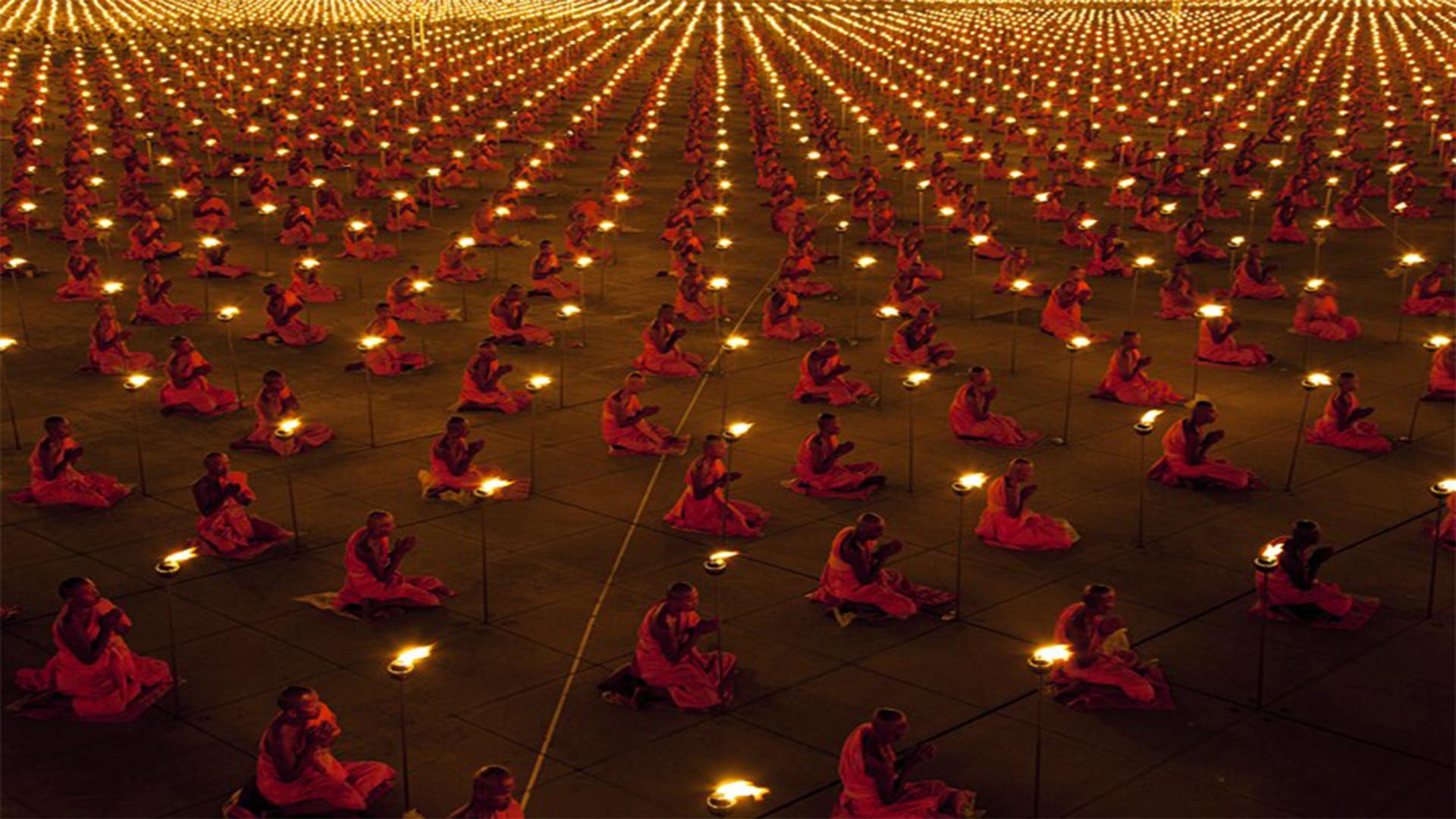 High Quality wallpaper: Buddhist monks in Thailand celebrating Magha