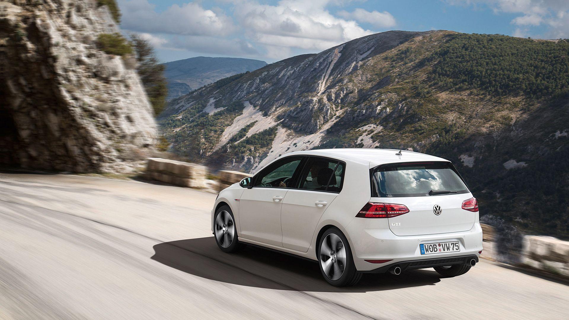 2014 Volkswagen Golf GTI Wallpapers & HD Image