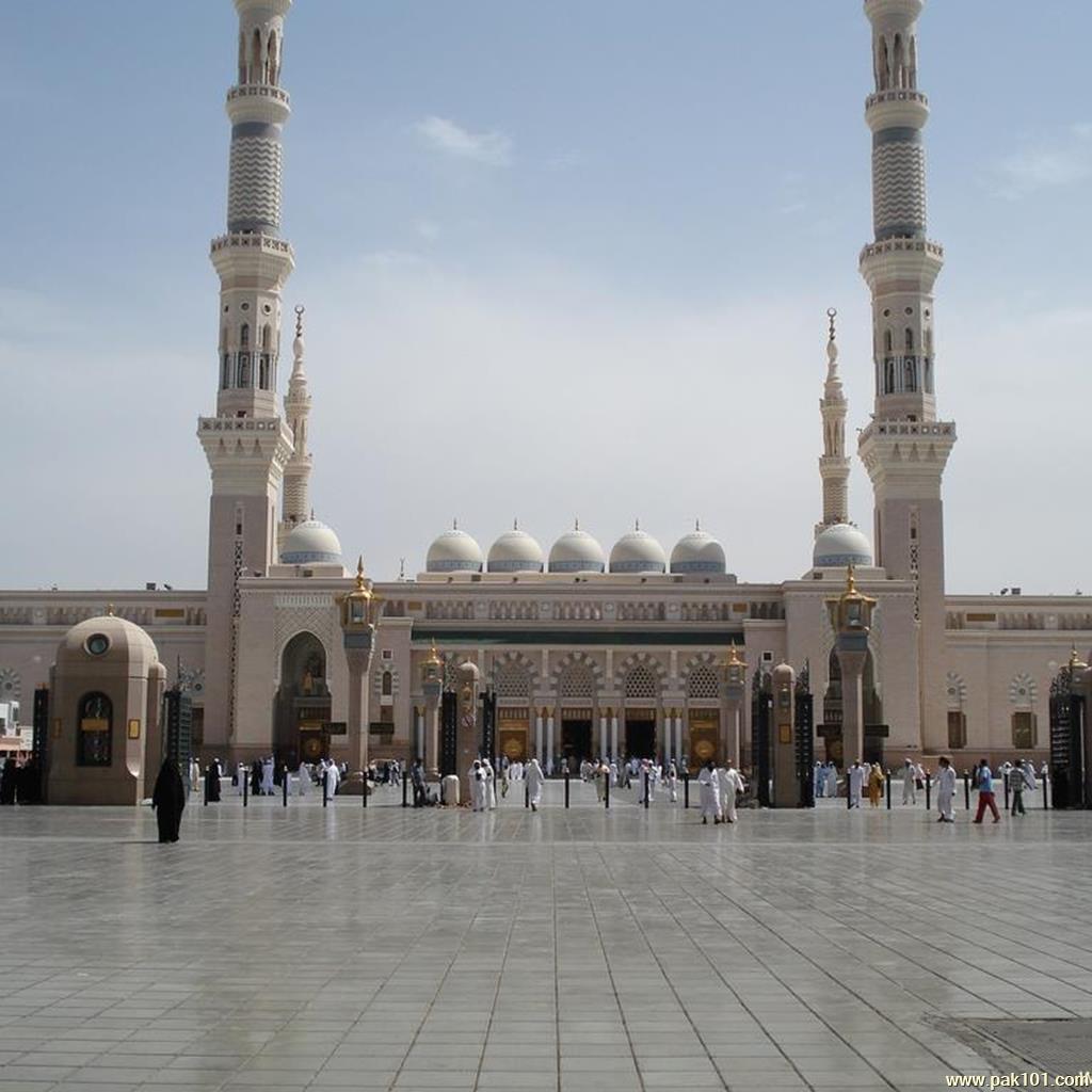 Wallpapers > Islamic > Masjid Al Nabawi in Madinah