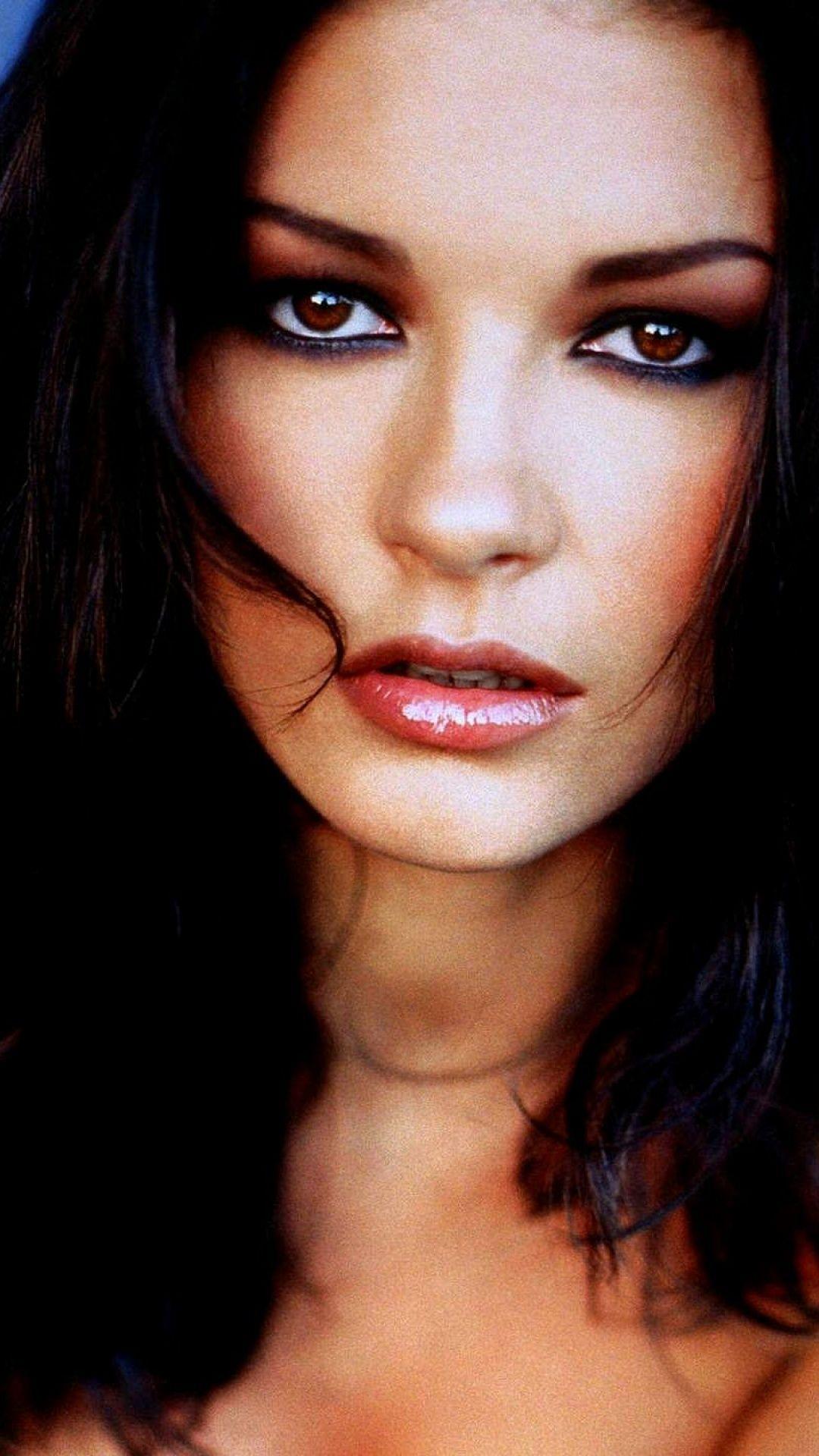 Catherine Zeta Jones iPhone Wallpapers