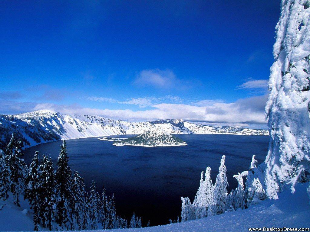 Desktop Wallpapers » Natural Backgrounds » Crater Lake in Winter