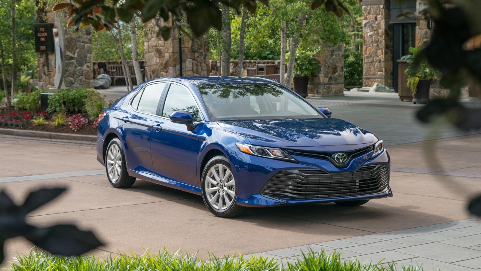 2019 Toyota Camry Pricing, Features, Ratings and Reviews