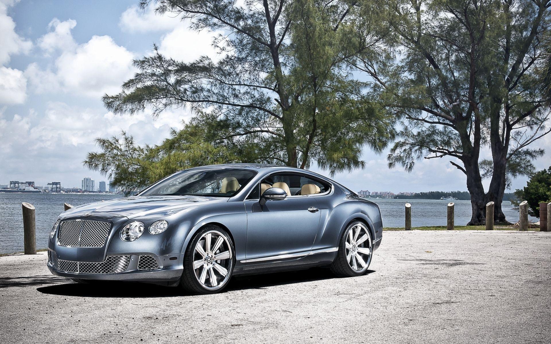 Fantastic Bentley Continental Wallpapers 44041