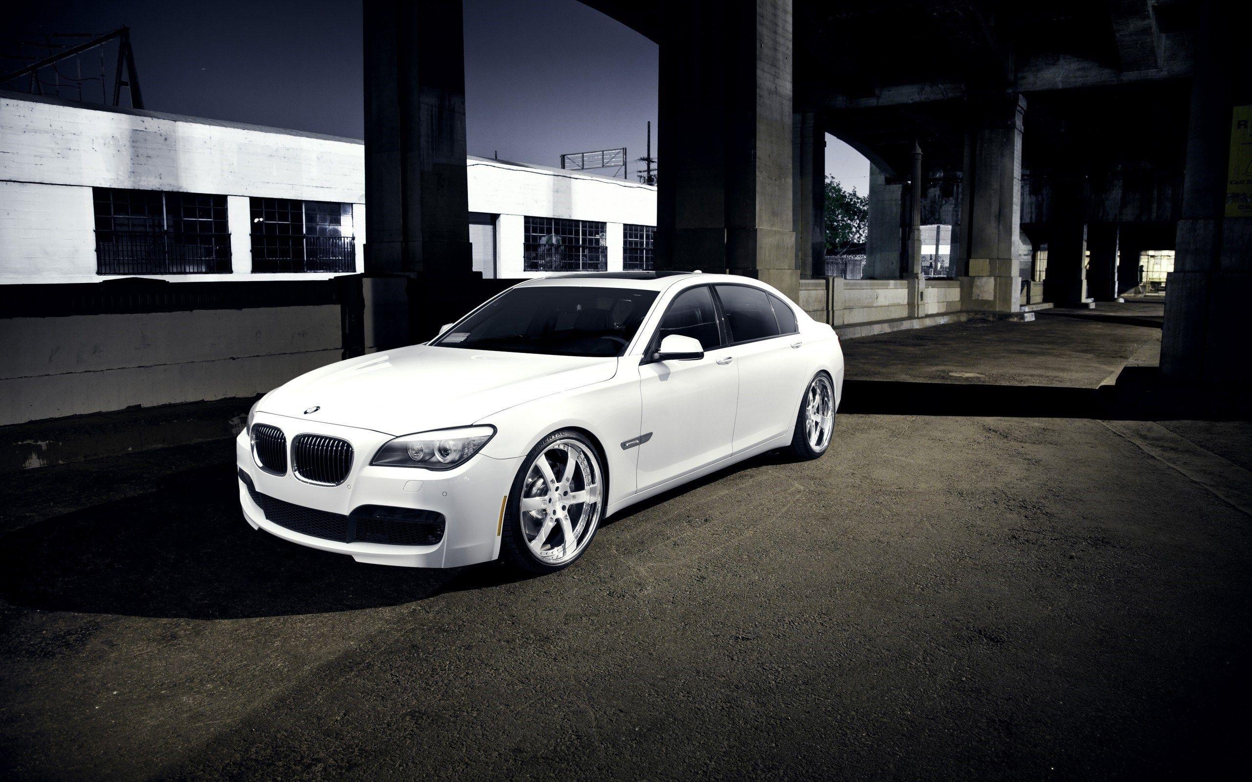 Beautiful White BMW 7 Series Wallpapers 43420