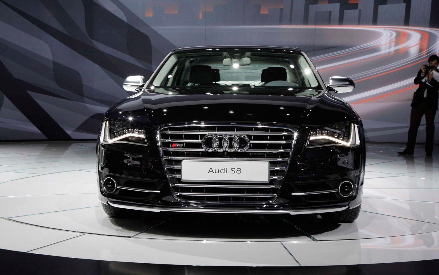 2012 / 2013 Audi S8 Wallpapers