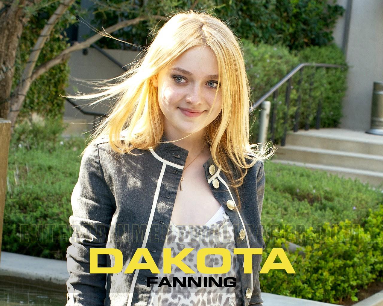 Dakota Fanning Wallpapers 14