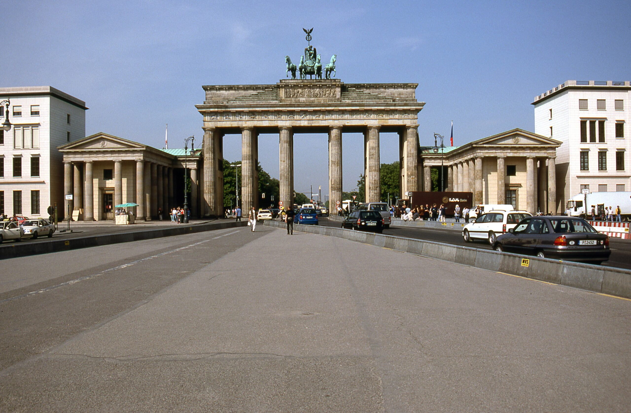 brandenburg gate berlin 4k wallpapers and backgrounds