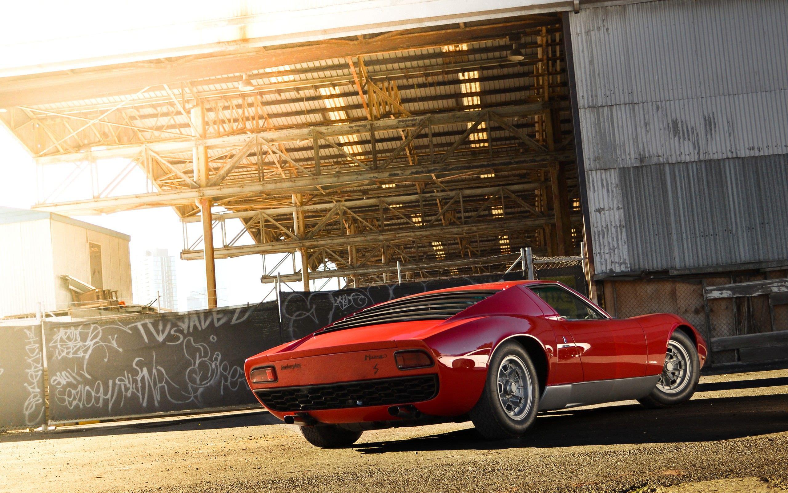 Lamborghini Miura Desktop Backgrounds