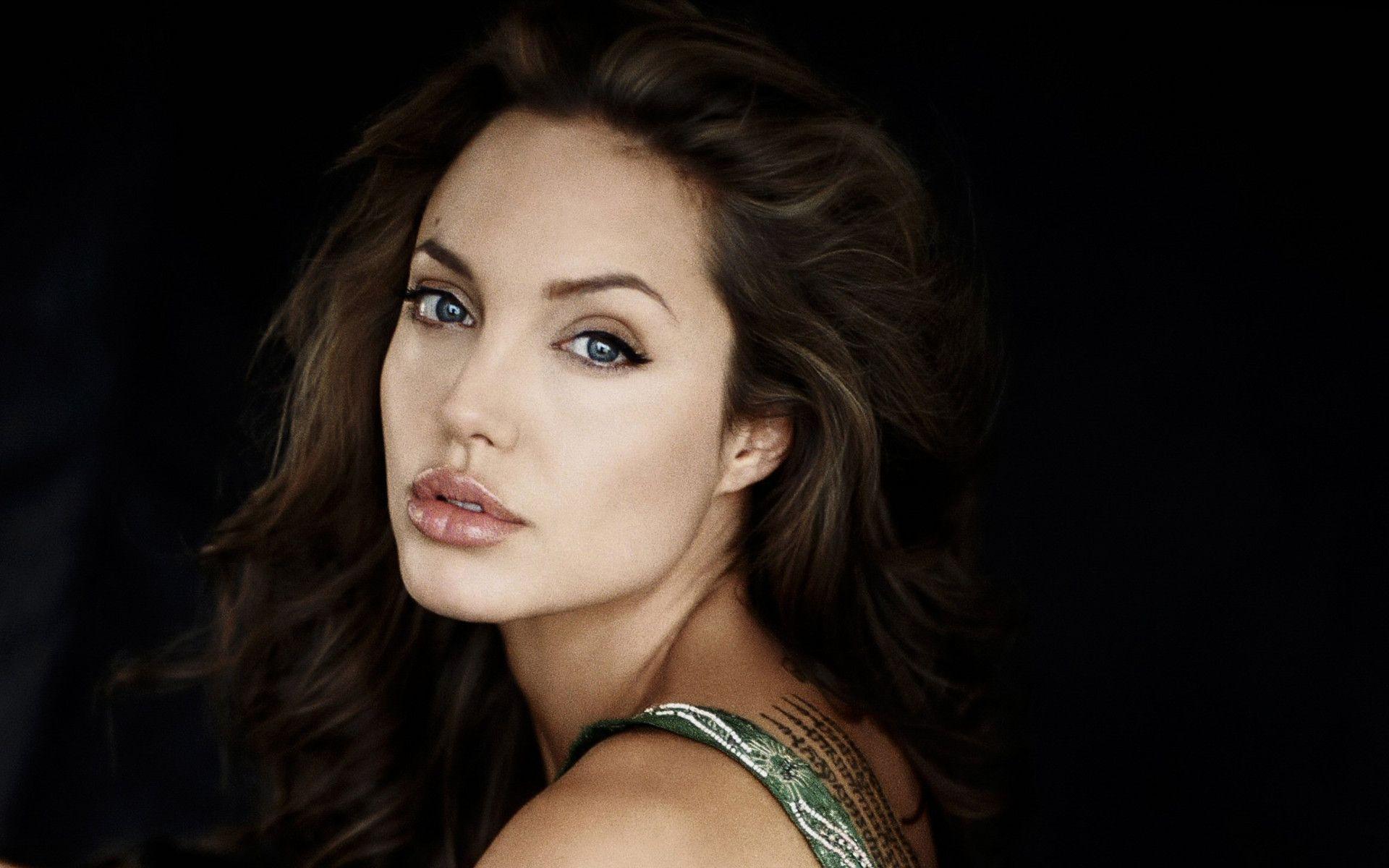 Angelina Jolie Wallpapers