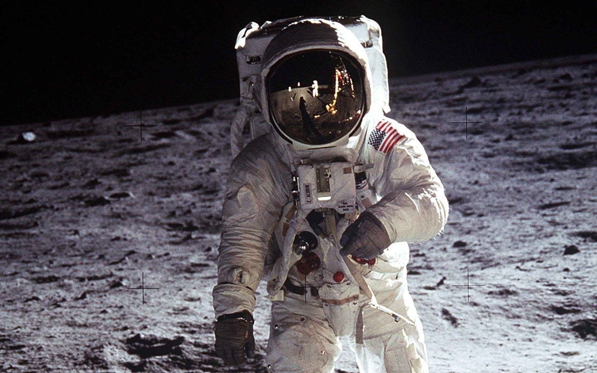 Neil Armstrong, moon, Apollo 11