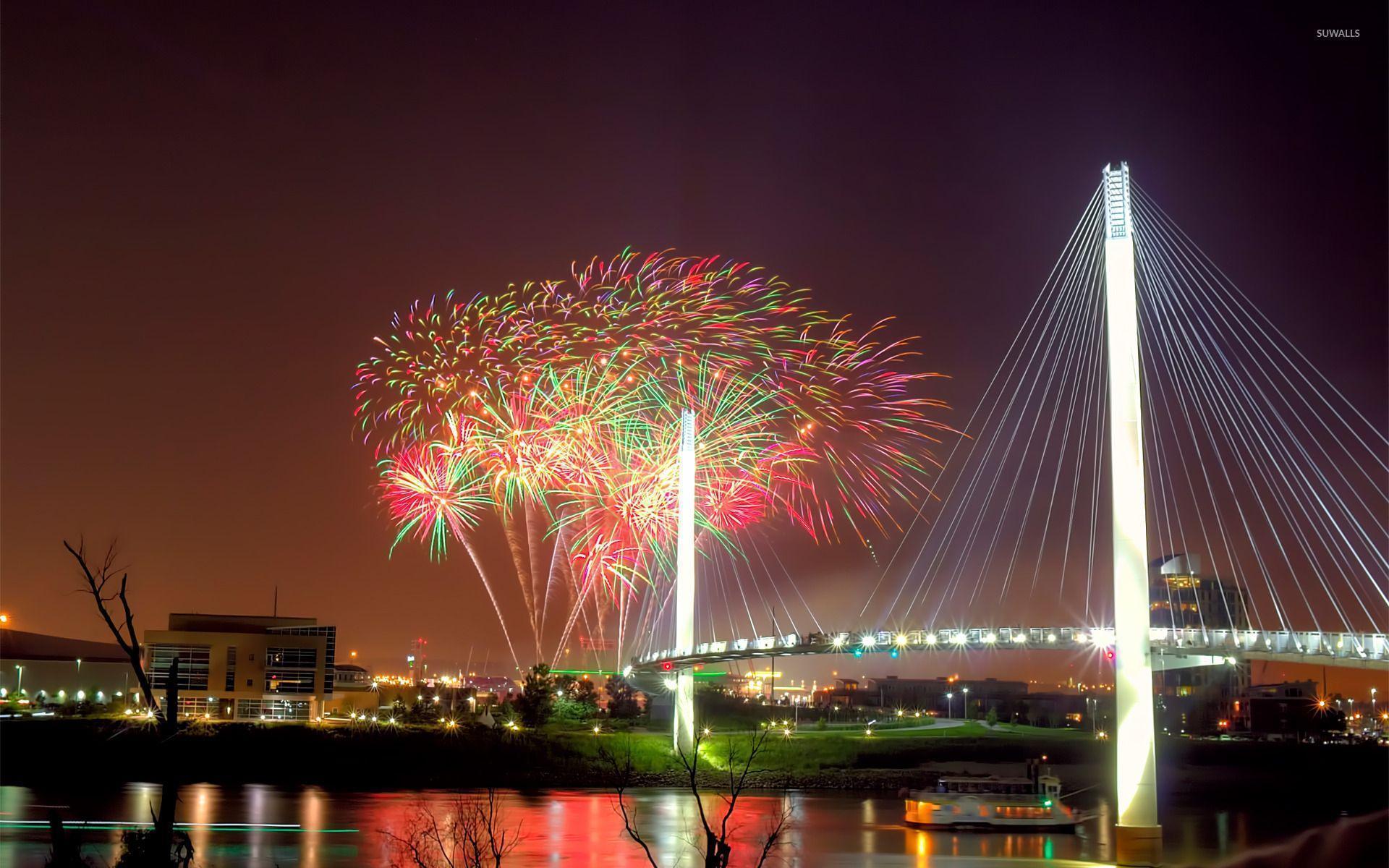 Fireworks over the Missouri River wallpapers