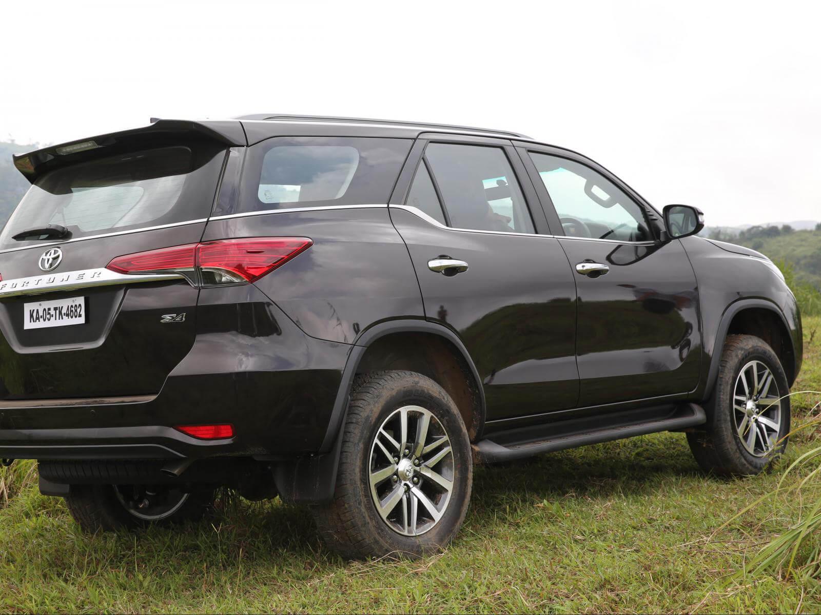 Toyota Fortuner wallpapers, free download