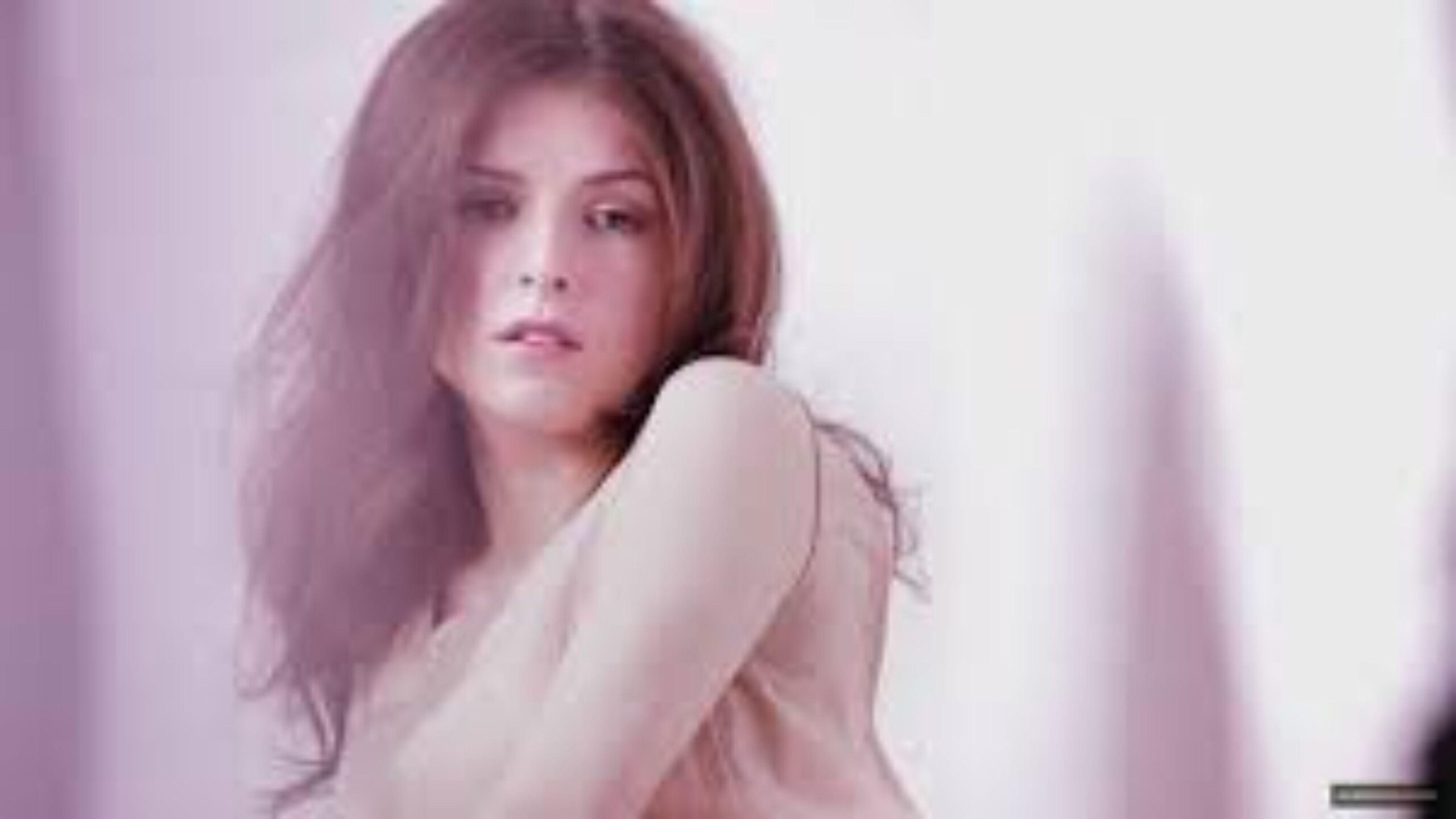 Popular 4K Anna Kendrick Wallpapers