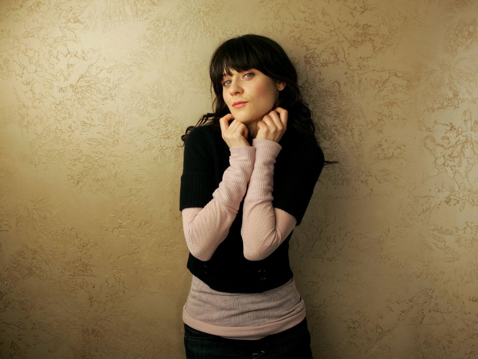 Zooey Deschanel Wallpapers 20