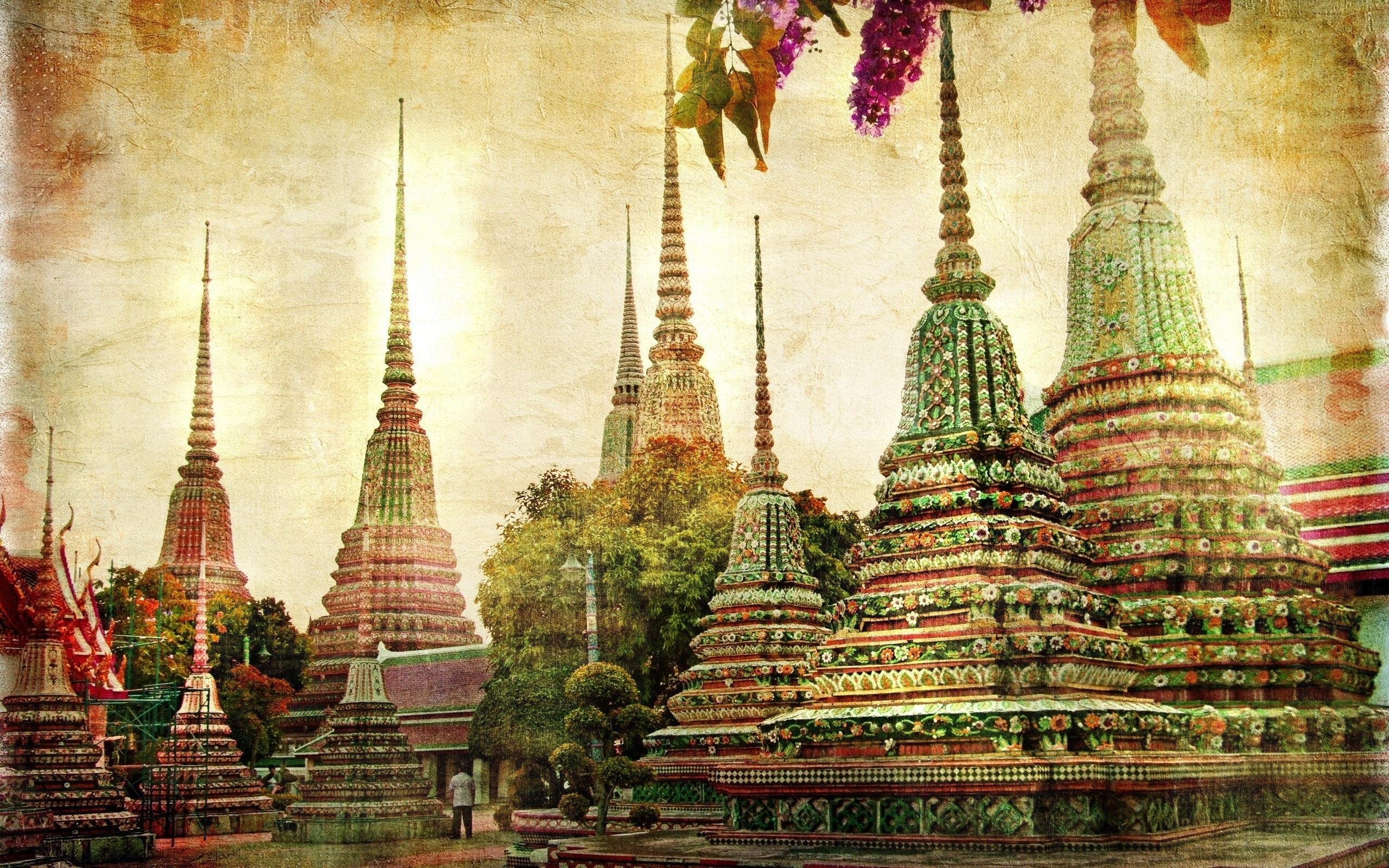 Temples in colors in Bangkok, Thailand wallpapers and image