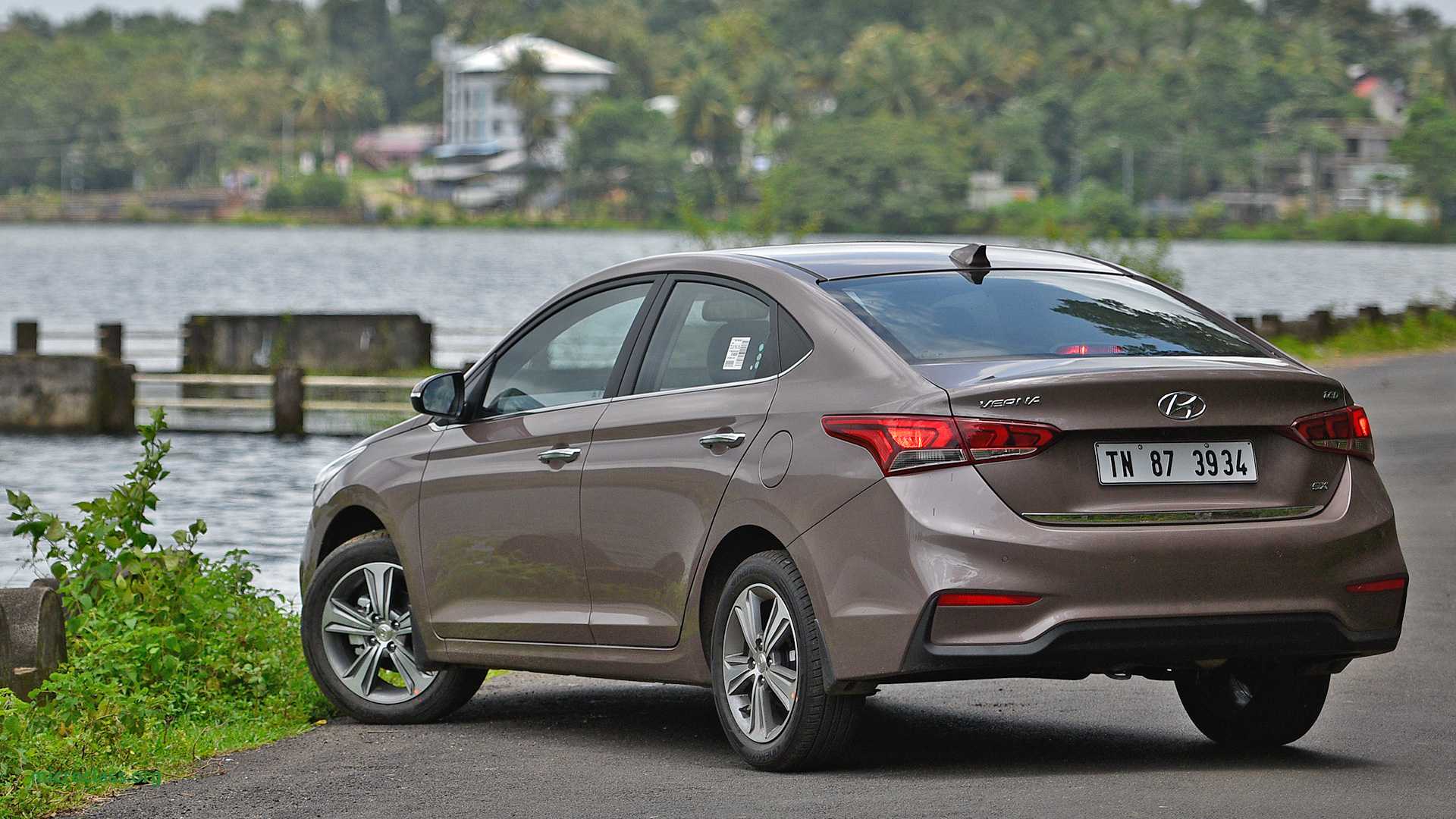 Hyundai Verna 2018 Price Mileage Reviews Specification Gallery Best