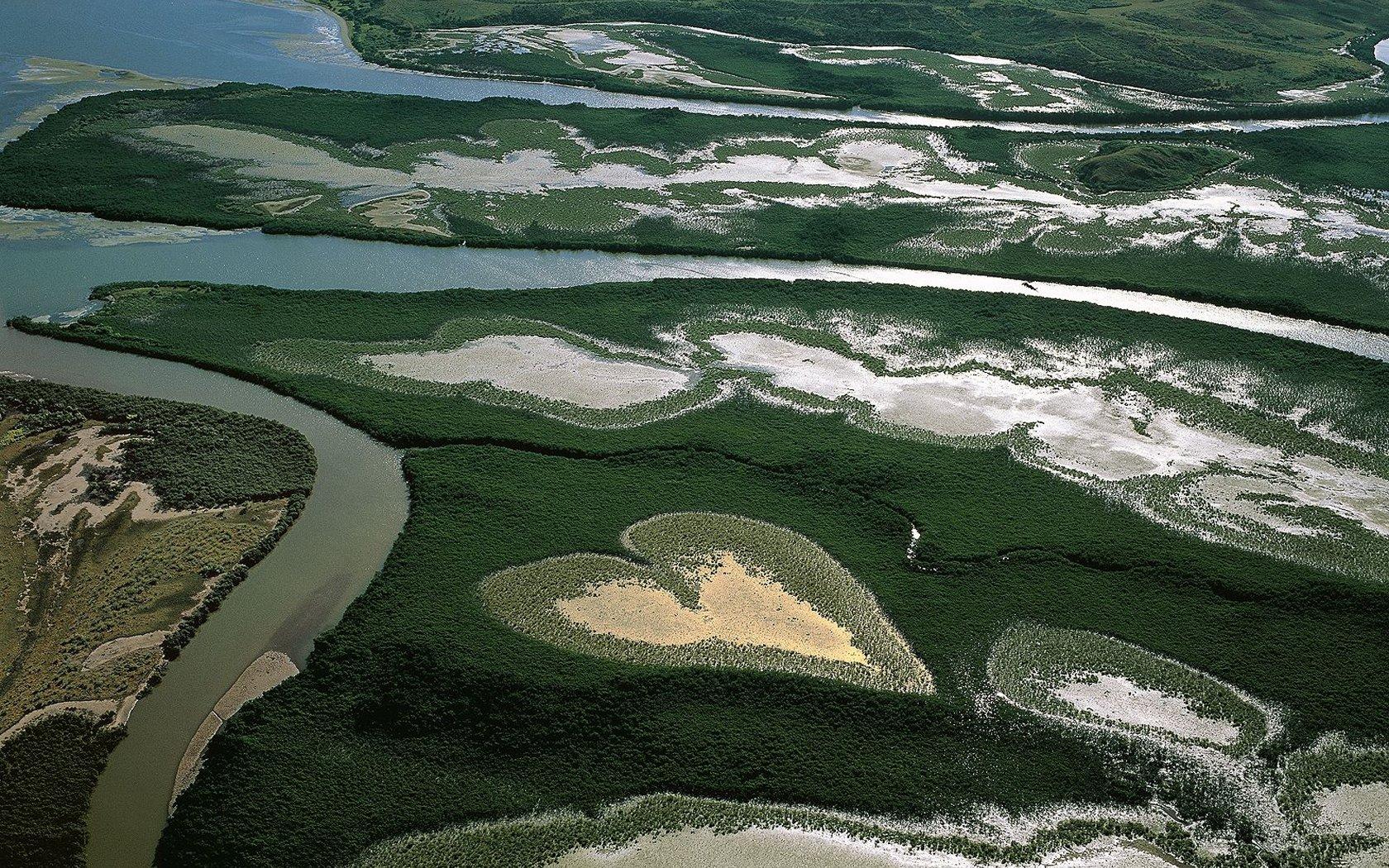 Heart in Voh, New Caledonia, France widescreen wallpapers