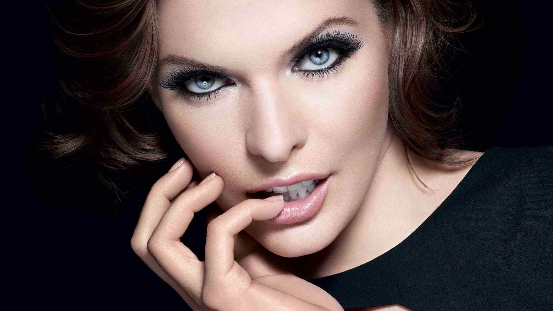 Milla Jovovich Wallpapers 4