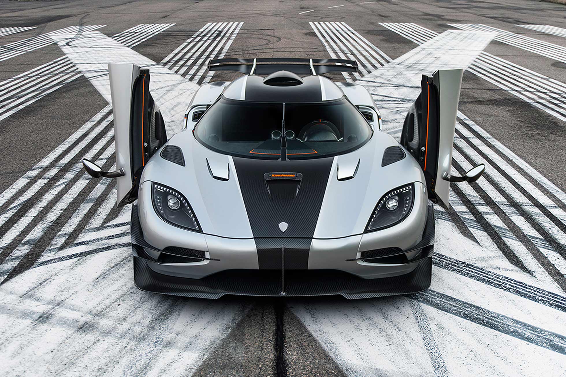 Koenigsegg Agera One:1 power output breaks computer