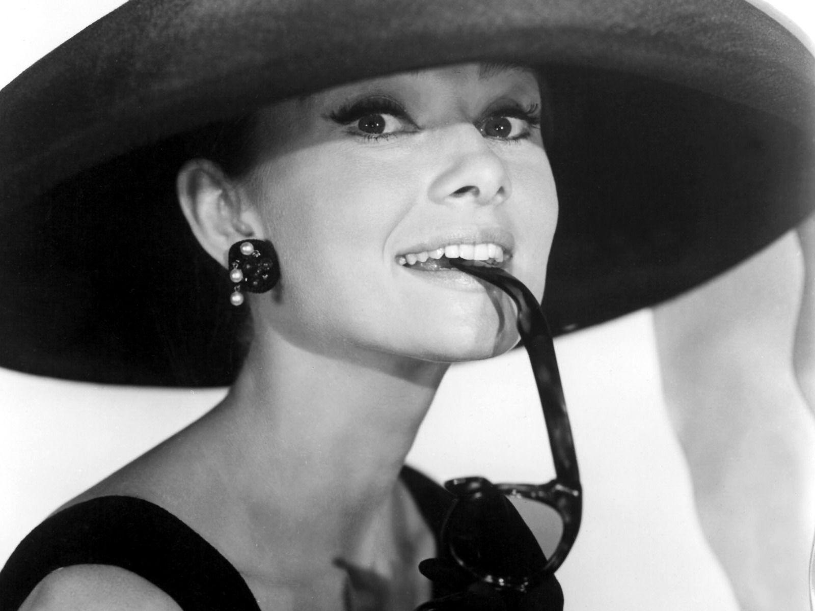 Image For > Audrey Hepburn Sabrina Wallpapers