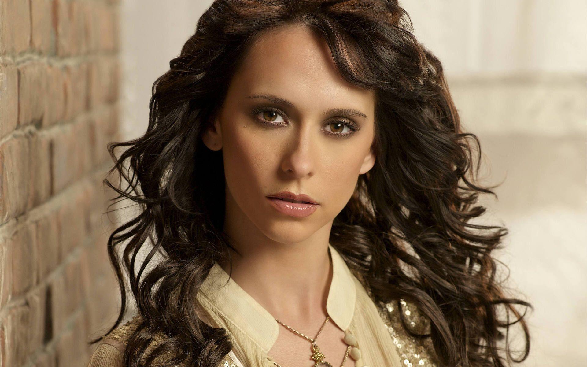 Latest Jennifer Love Hewitt HD Wallpapers Free Download