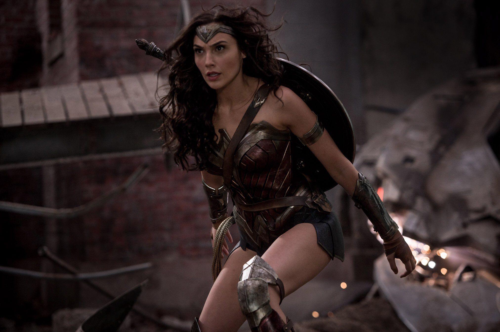 20 Wonder Woman HD Wallpapers