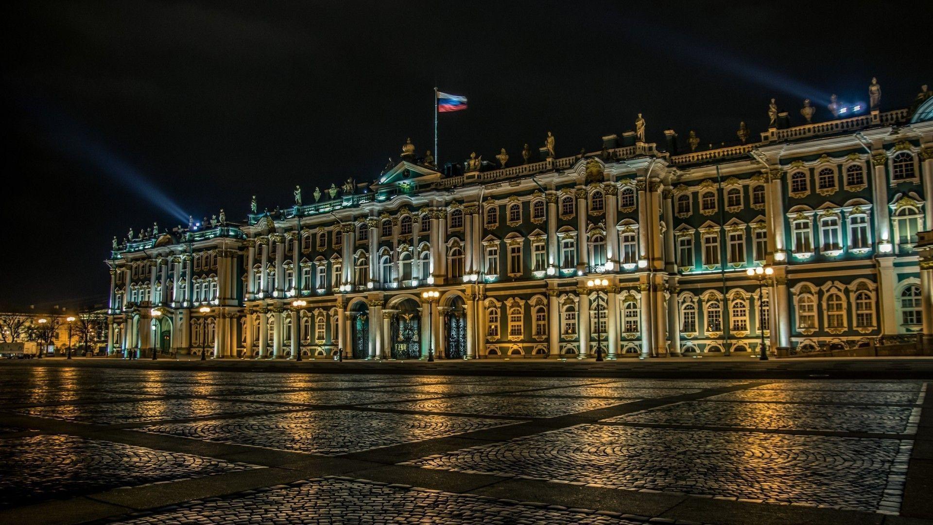 Palace in St. Petersburg under the Russian flag wallpapers and