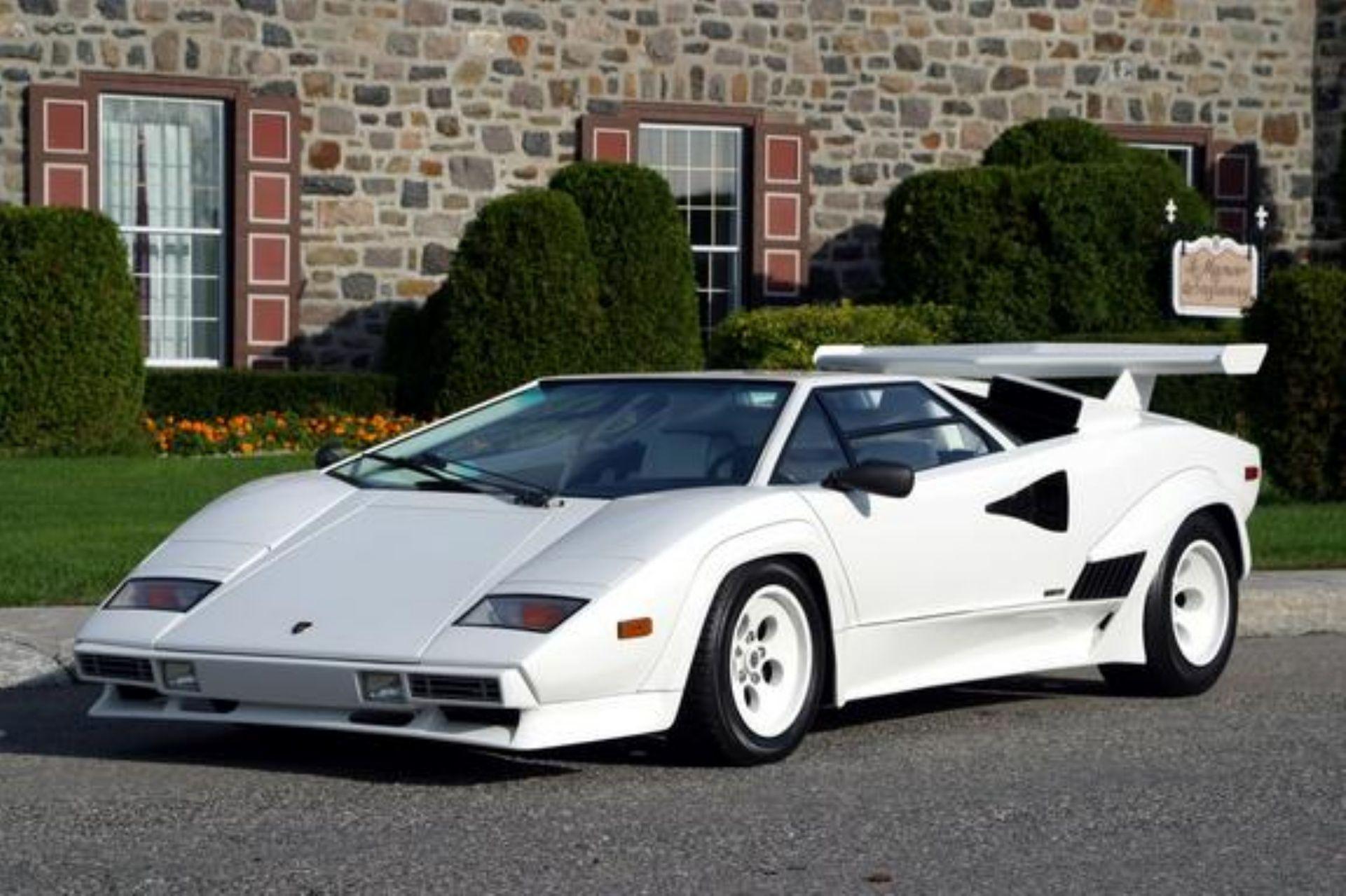 Lamborghini Countach Photos and Wallpapers