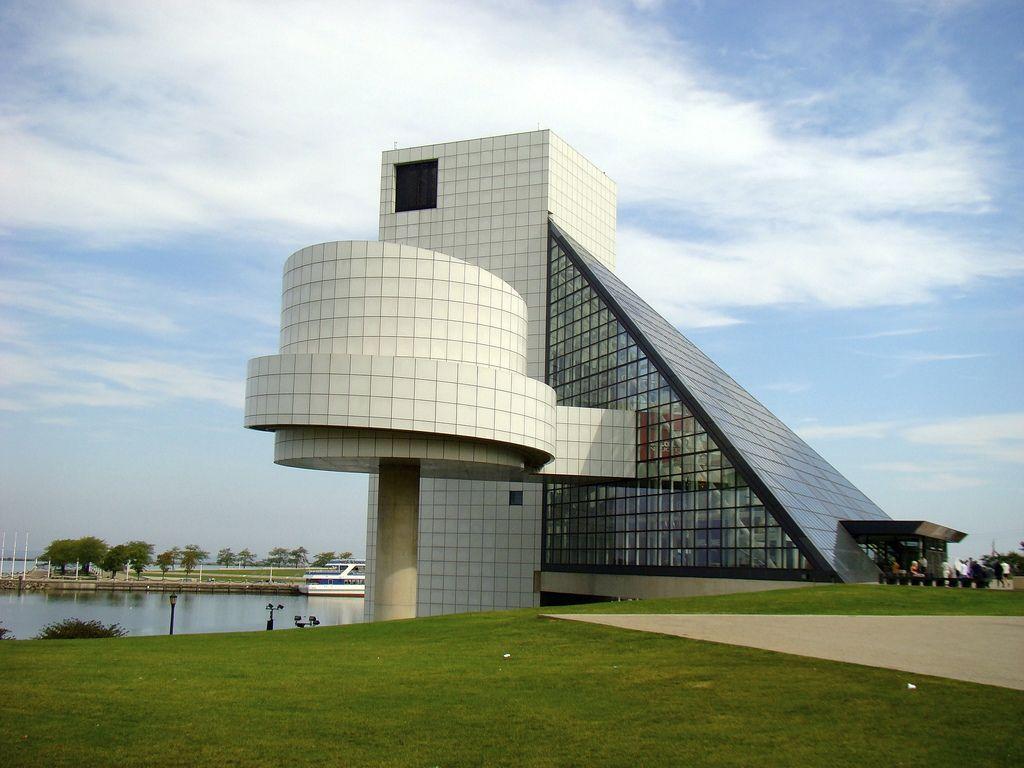 Cool photos of the Rock and Roll Hall of Fame and Museum : Places