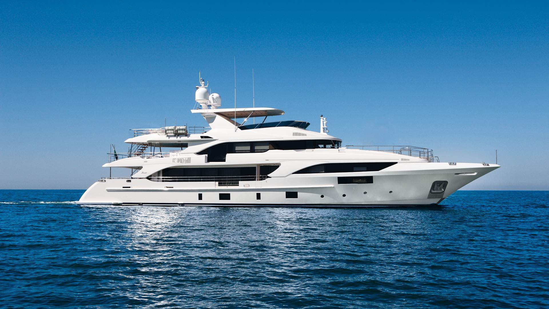 1 Benetti Yacht: Classic Supreme 132