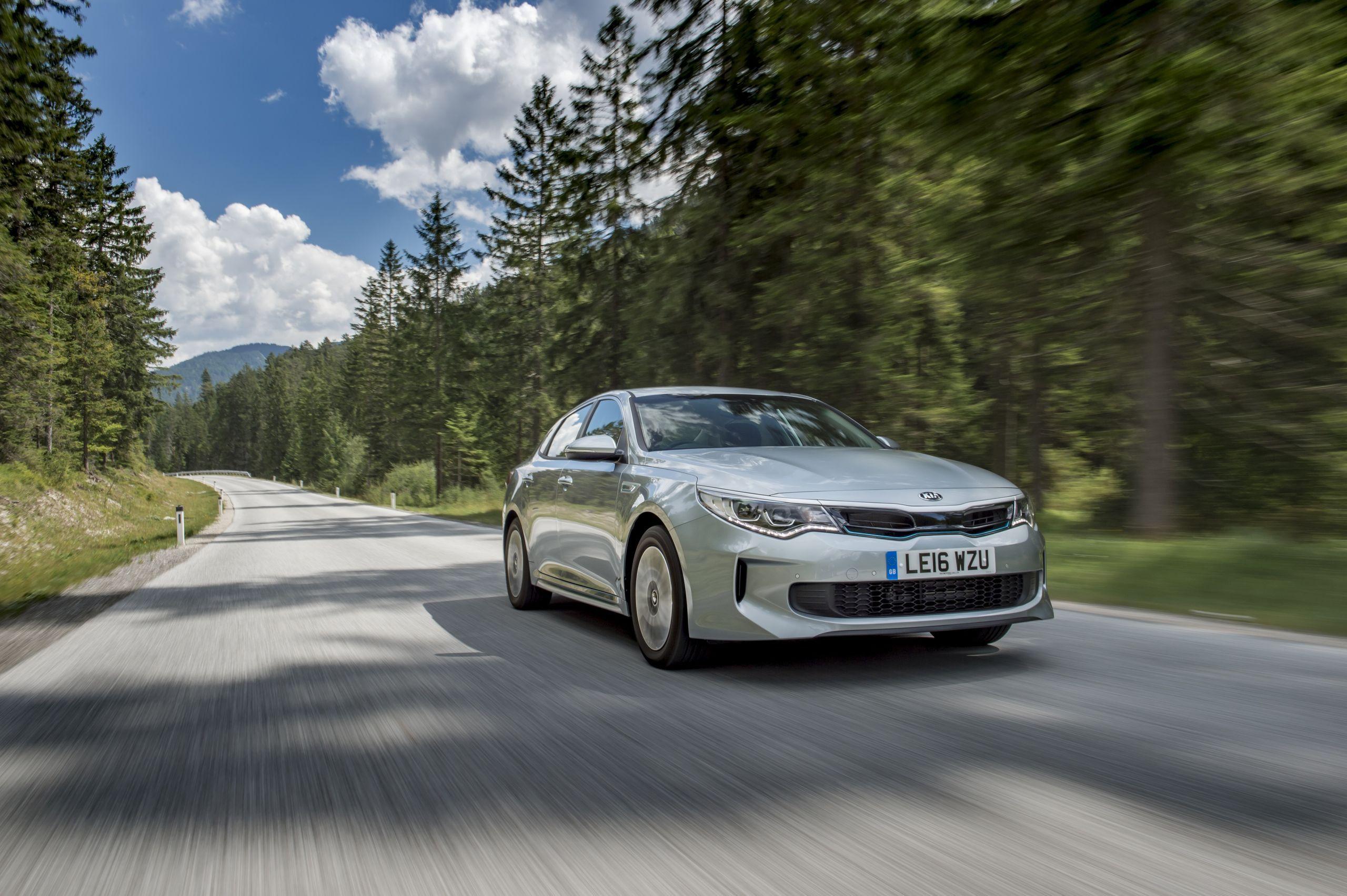 Wallpapers Wednesday: Kia Optima Plug