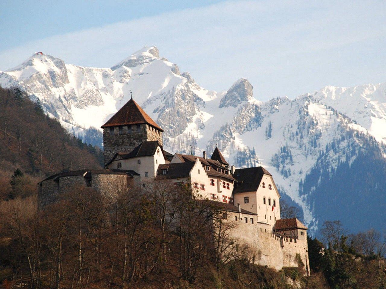 Liechtenstein Tag wallpapers: VADUZ CASTLE LIECHTENSTEIN Monument