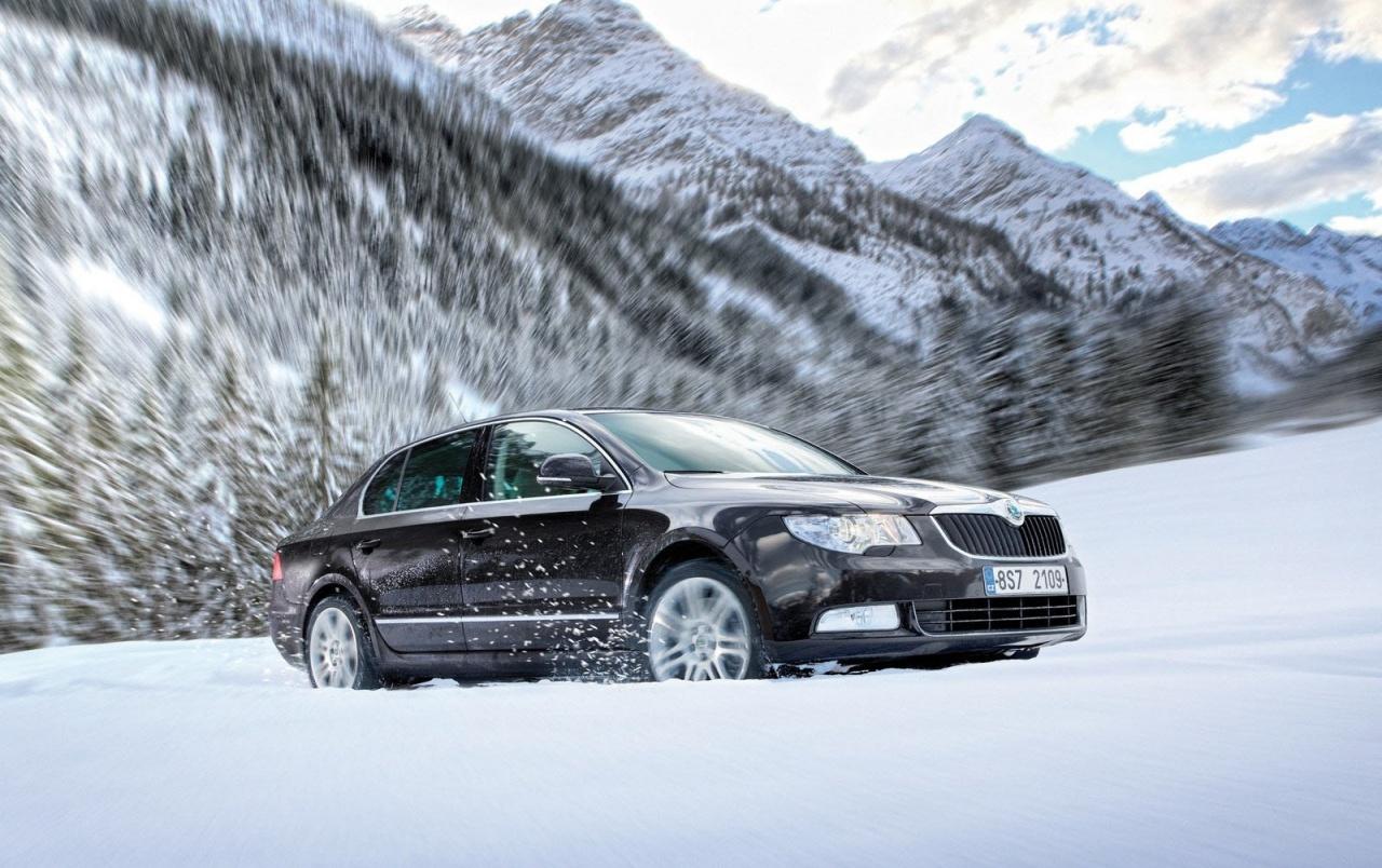 Skoda Superb in the Snow wallpapers