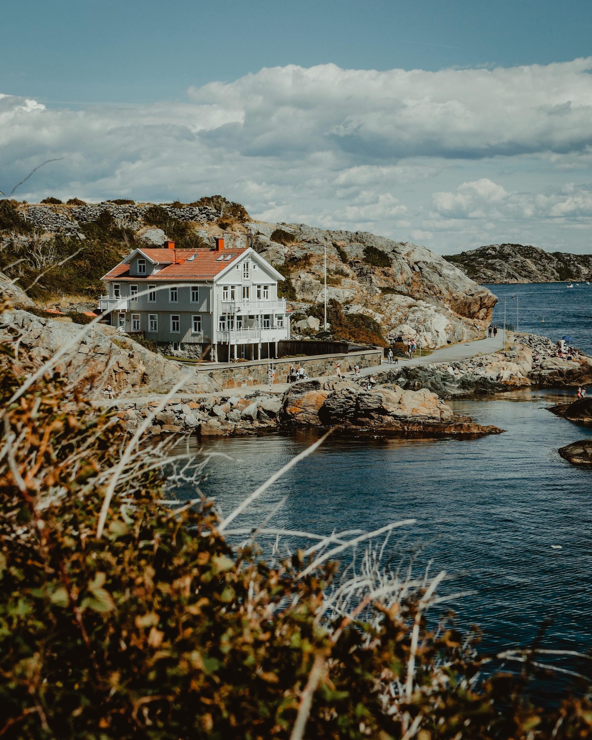 Download wallpapers house, sea, shore, rocks, gothenburg