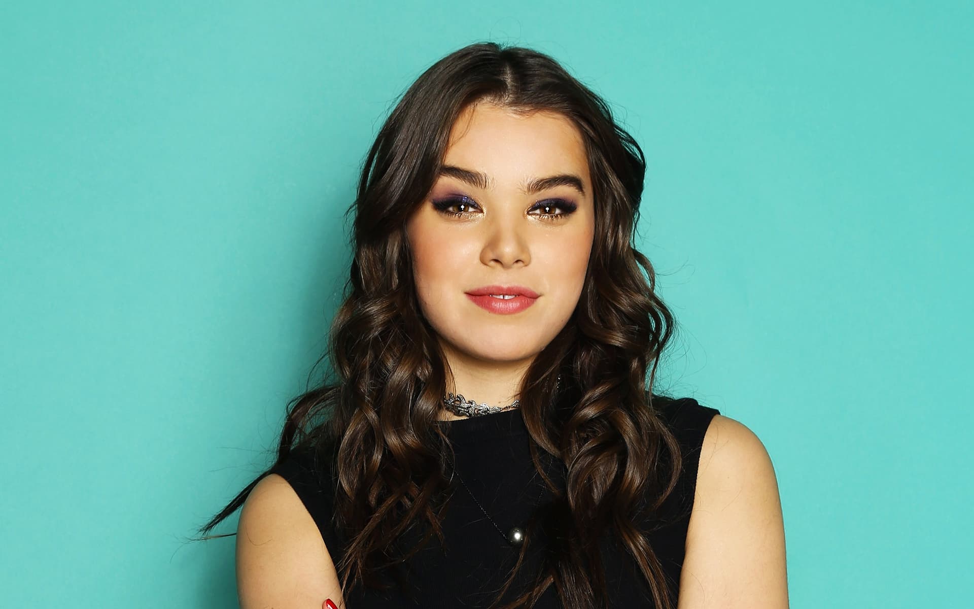 16+ Hailee Steinfeld wallpapers High Quality Resolution Download