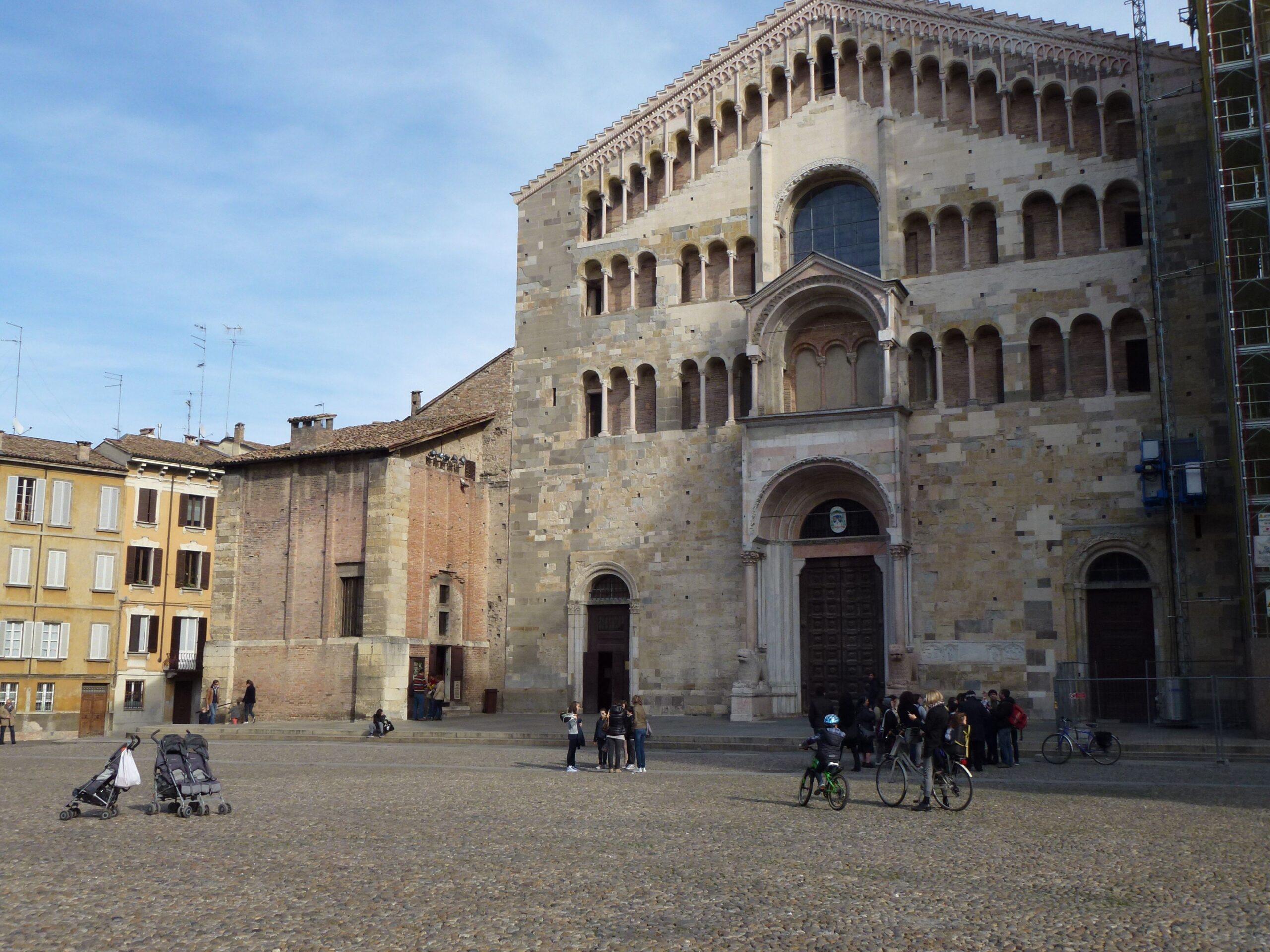 Old town, Parma wallpapers and image