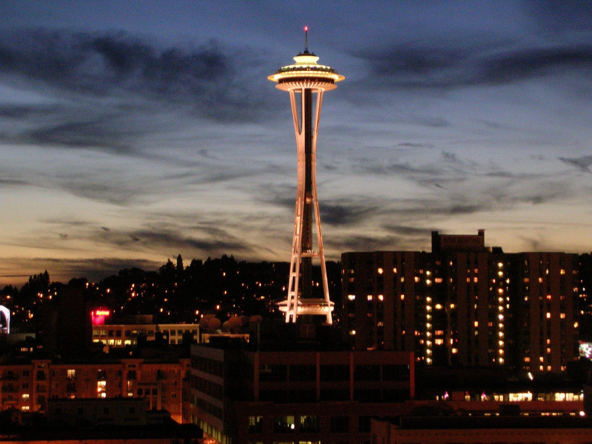 Space Needle At Night Desktop Wallpapers