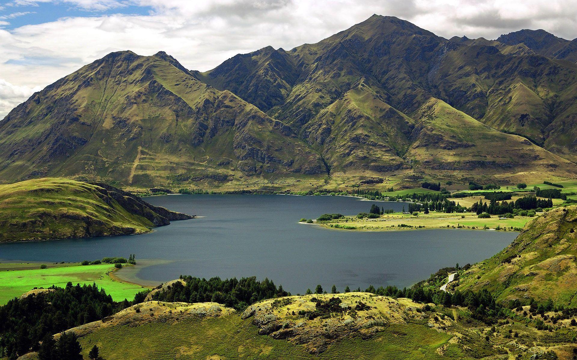 Daily Wallpaper: Lake Wannaka, New Zealand