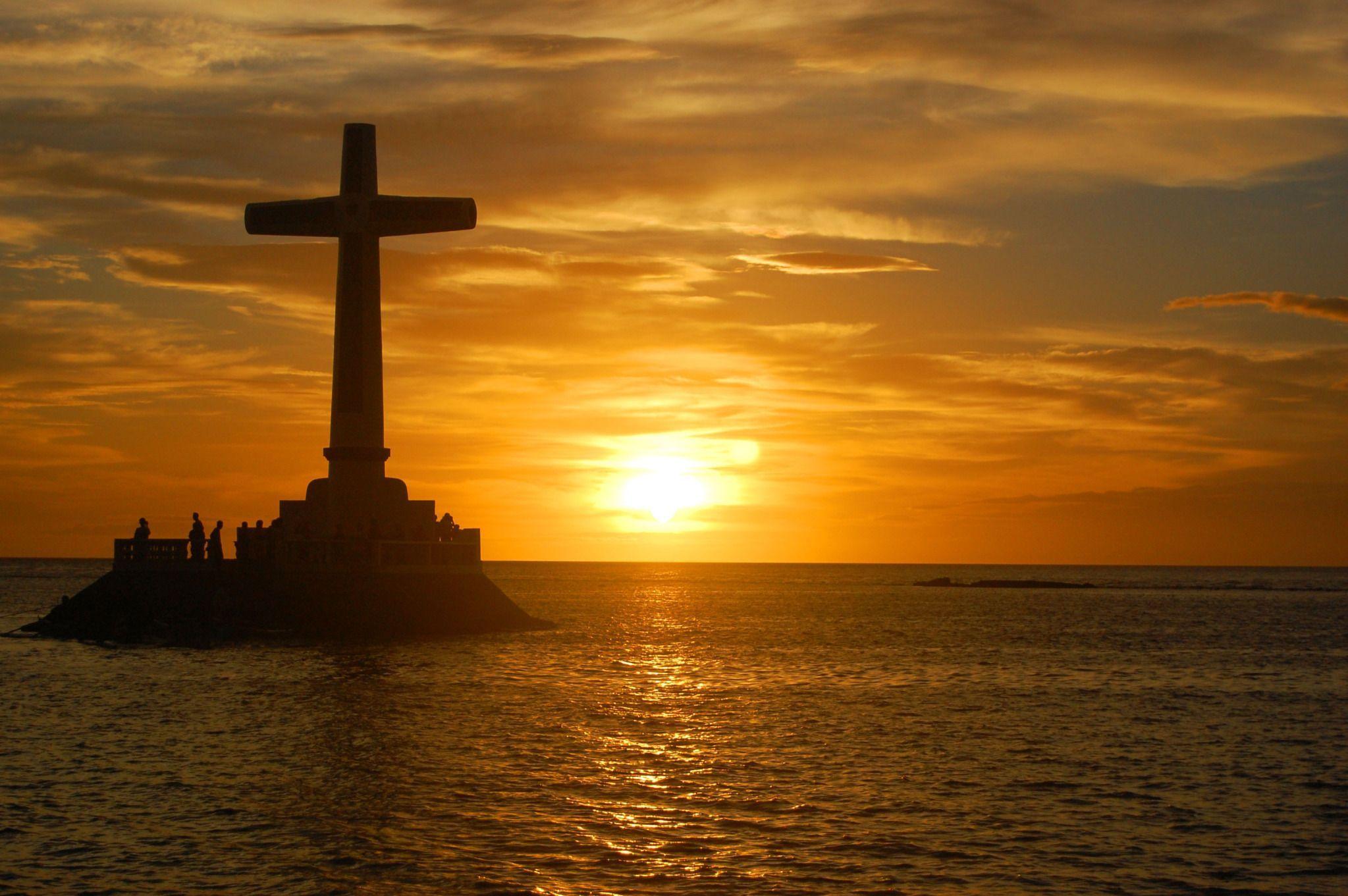 Free Cross At The Sea Pictures Photos HD Wallpapers