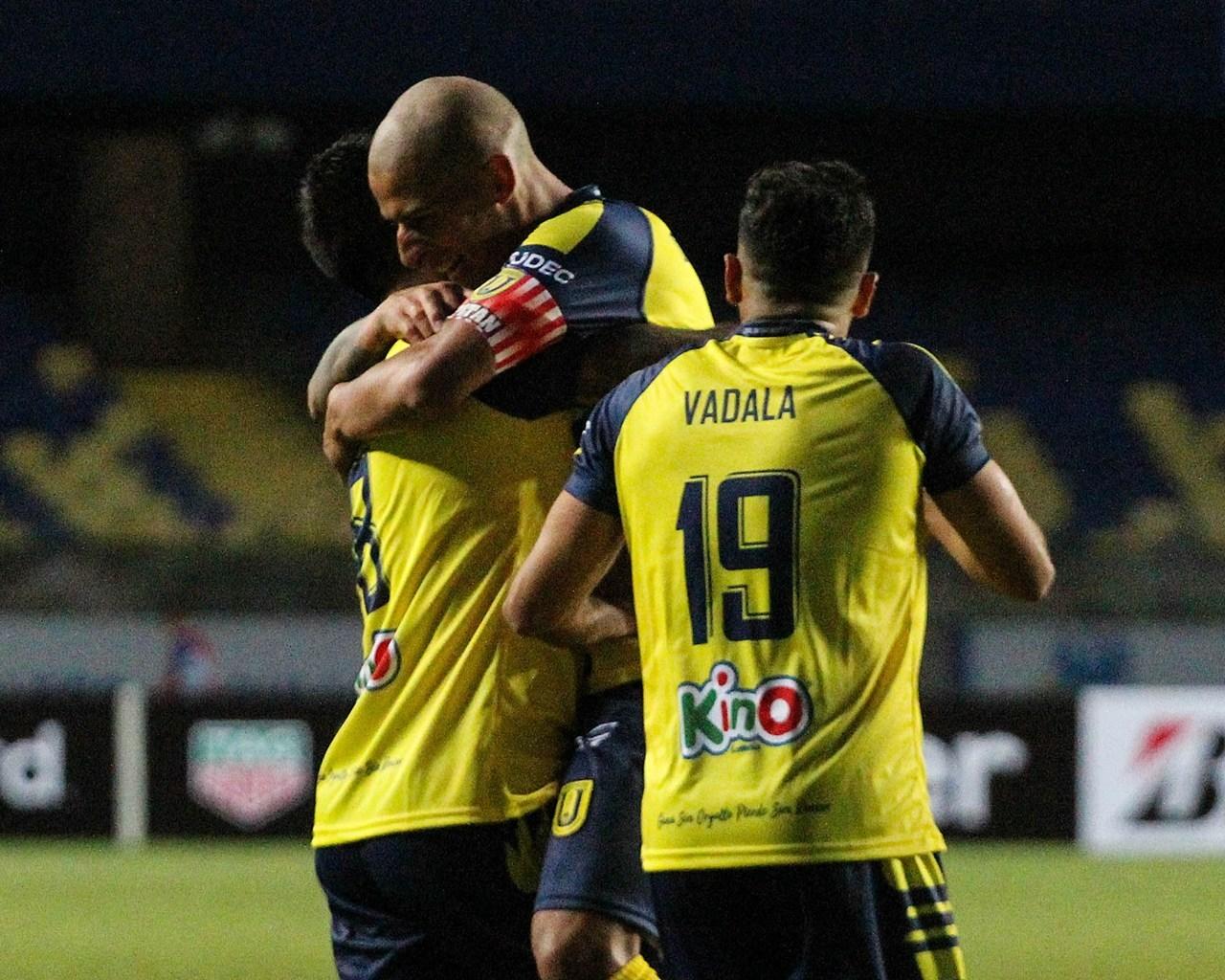 Lluvia de goles: Universidad de Concepción debutó en la Copa