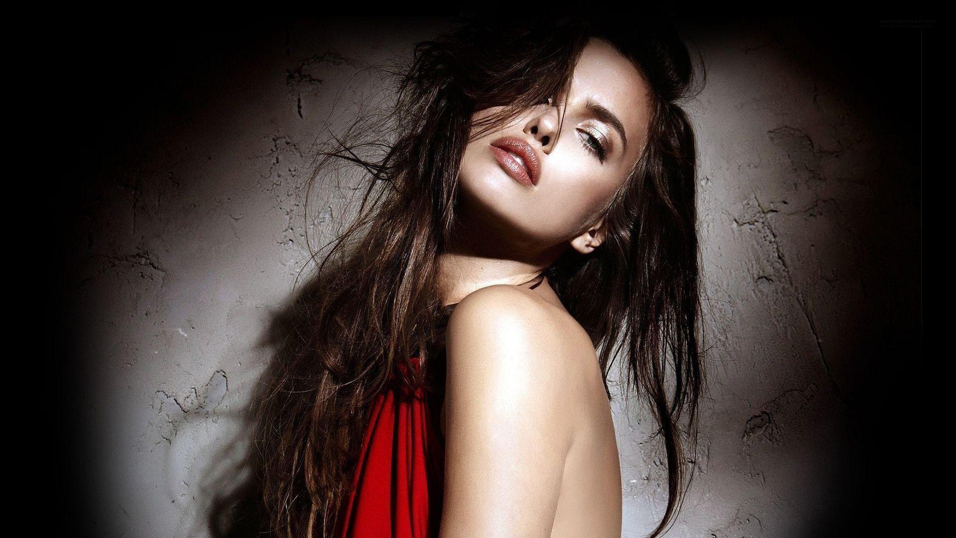 Irina Shayk 2 Wallpapers