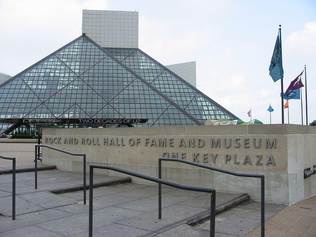 Cool photos of the Rock and Roll Hall of Fame and Museum : Places